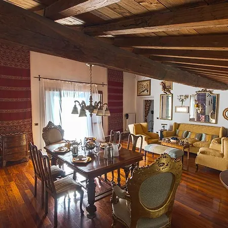 The Loft 22 Bed and breakfast *